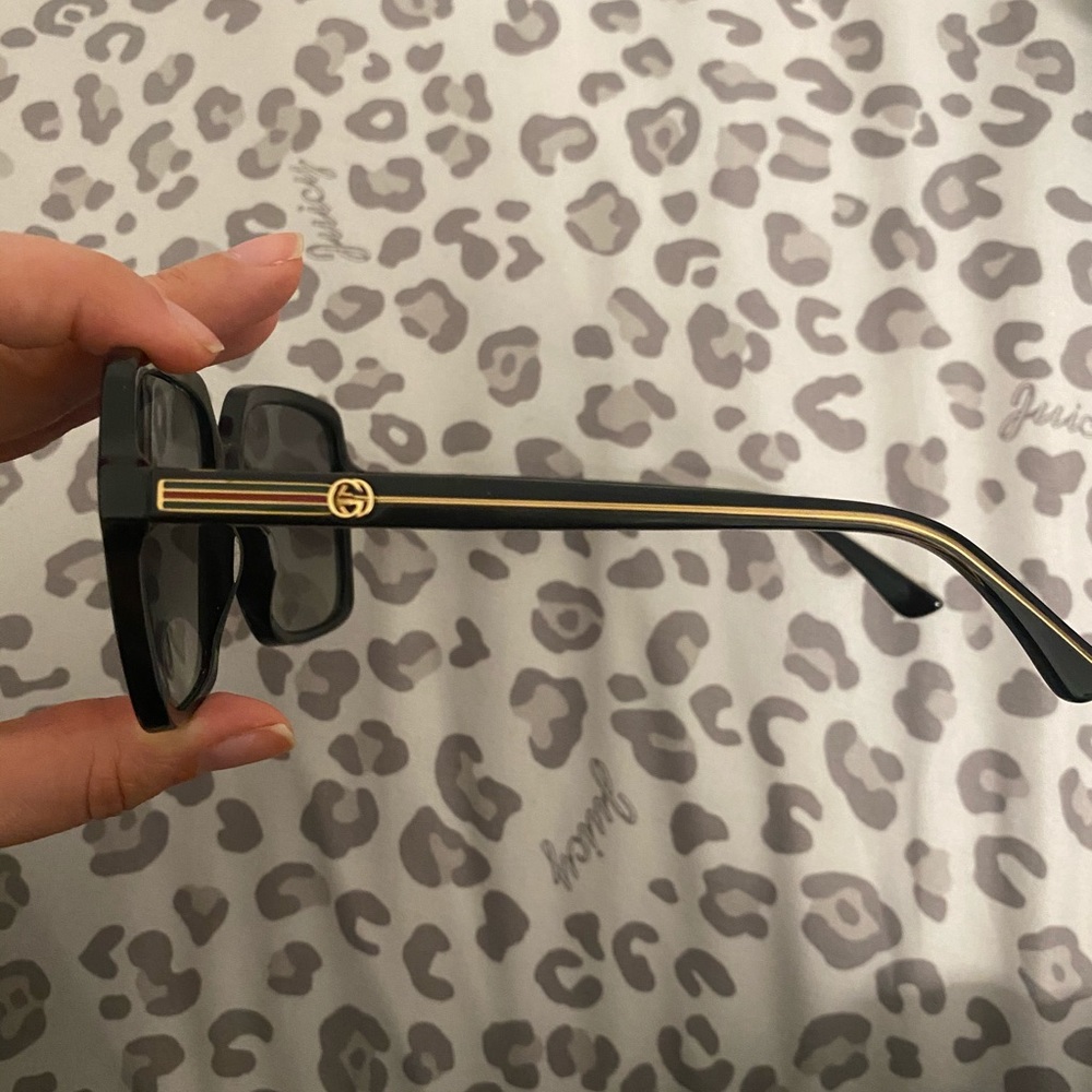 🎉 Host Pick Authentic GUCCI GG0375S Sunglasses - Picture 2 of 9